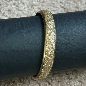 Women’s vintage‎ gold tone glittery bangle bracelet one size measurements shown